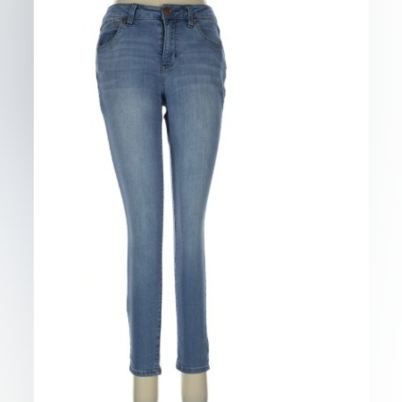 1822 Denim Denim - 1822 'Butter' Denim Mid-Rise Skinny Jeans- Size 8